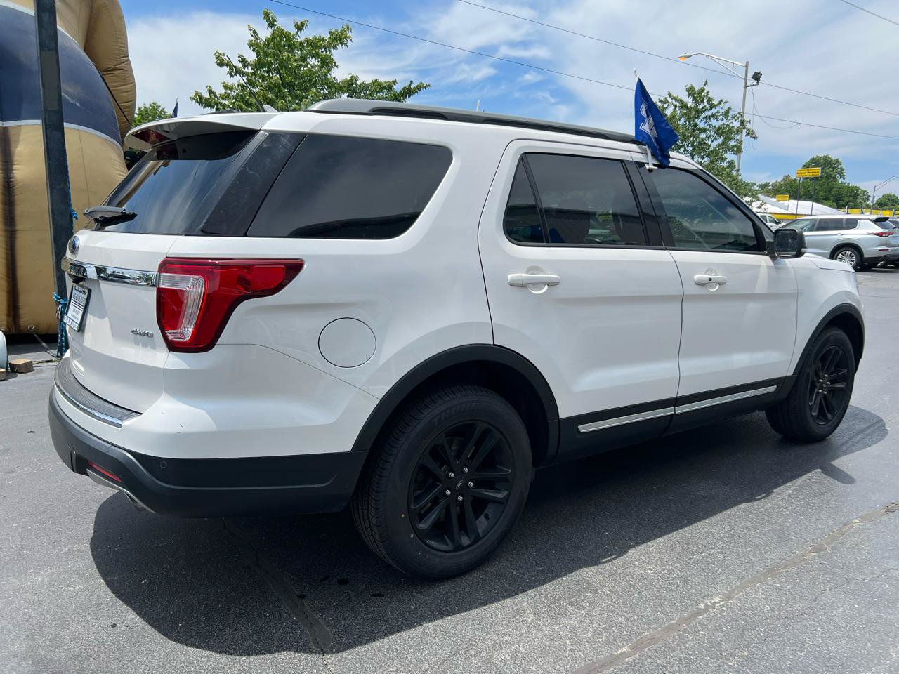 Used 2018 Ford Explorer XLT w/ Equipment Group 201A AWD/4WD image 6