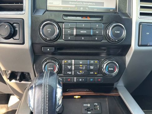 Used 2015 Ford F150 Lariat RWD image 98