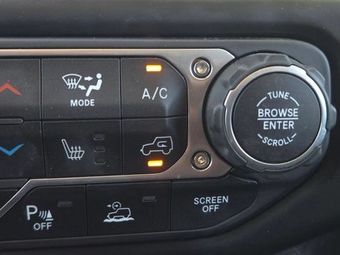Used 2021 Jeep Wrangler Unlimited Sahara AWD/4WD image 31