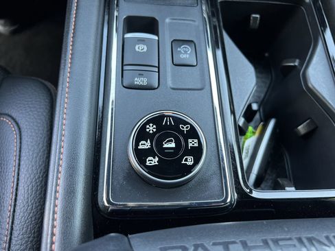 Certified 2025 Nissan Pathfinder Rock Creek AWD/4WD image 18