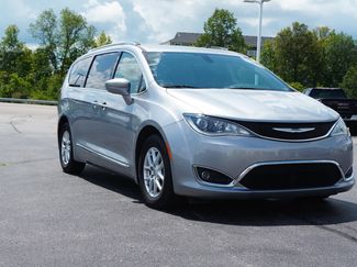 Used 2020 Chrysler Pacifica Touring-L image 1