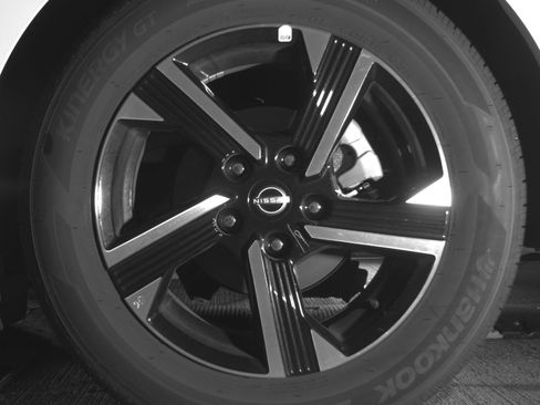 Used 2025 Nissan Sentra SV image 14