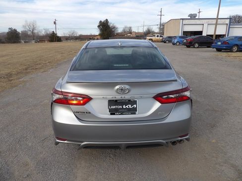 Used 2021 Toyota Camry SE image 7