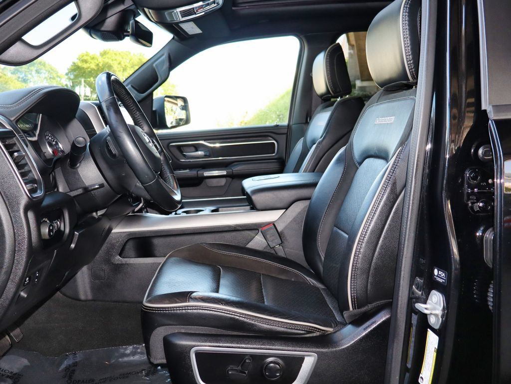 Used 2023 RAM 1500 Laramie AWD/4WD image 18