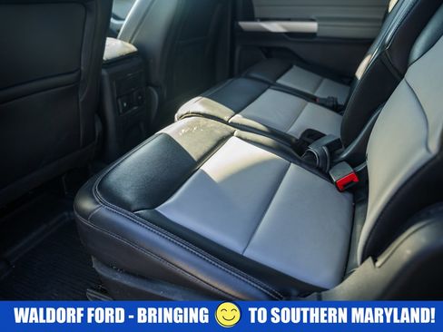 Used 2022 Ford Explorer XLT w/ Equipment Group 202A image 32