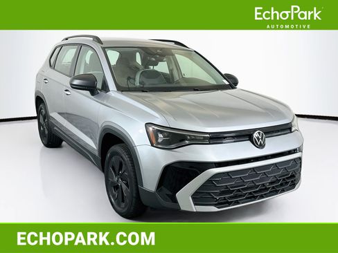 Used 2025 Volkswagen Taos S FWD image 1