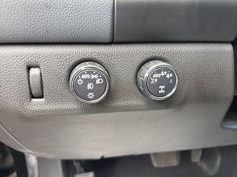Used 2022 Chevrolet Colorado Z71 AWD/4WD image 21
