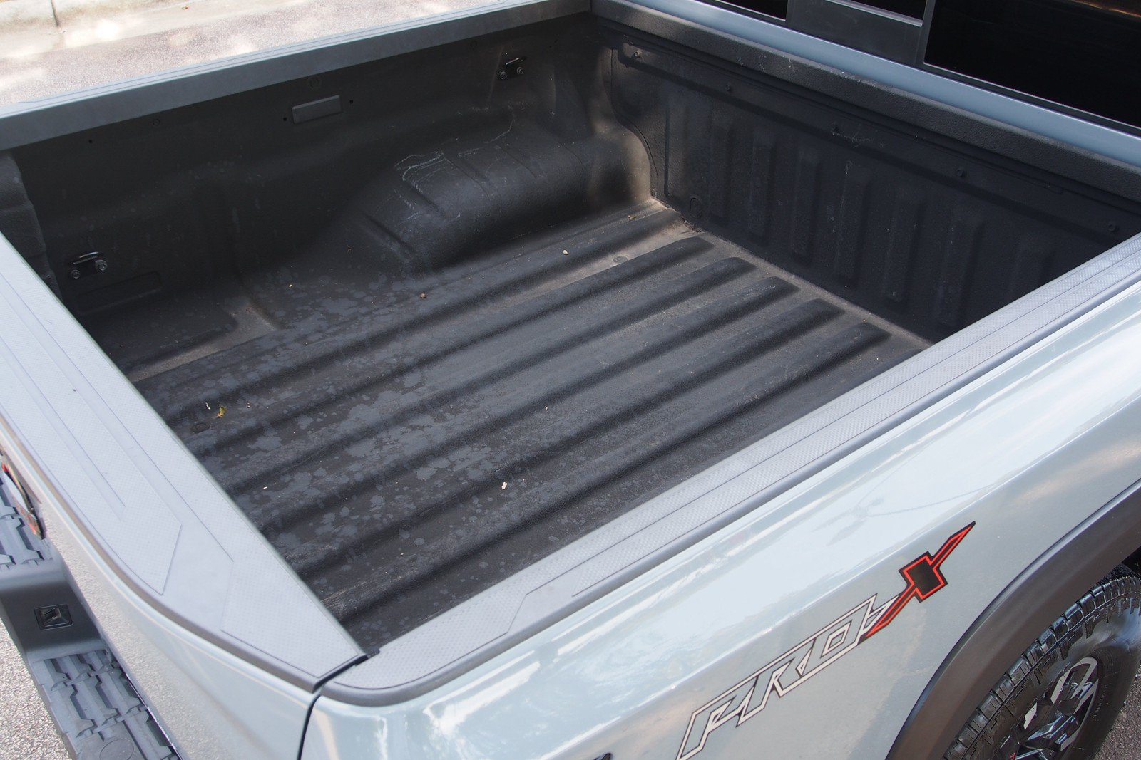 Used 2022 Nissan Frontier Pro-X RWD image 8