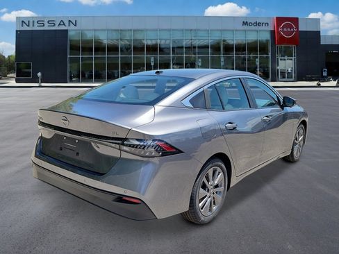 New 2026 Nissan Sentra SL FWD image 6