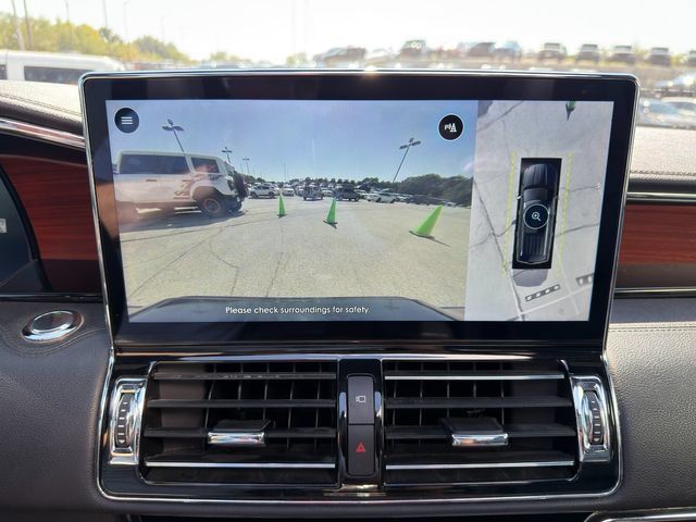 Used 2022 Lincoln Navigator Reserve AWD/4WD image 30