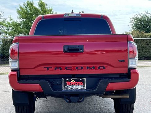 Used 2022 Toyota Tacoma TRD Sport AWD/4WD image 5