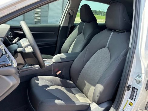 Used 2023 Toyota Camry LE FWD image 6