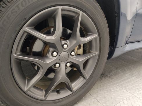 Used 2019 Jeep Grand Cherokee Limited X RWD image 31