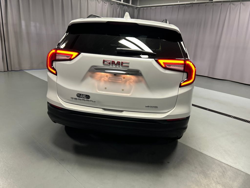 Used 2023 GMC Terrain SLE w/ Driver Convenience Package AWD/4WD image 6