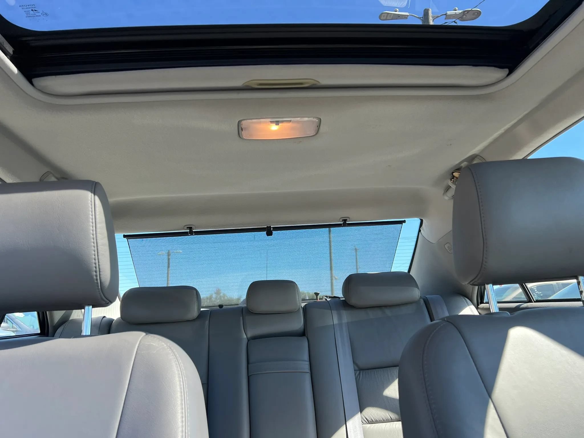 Used 2005 Toyota Camry XLE w/ VSC & Side Airbag Pkg FWD image 19