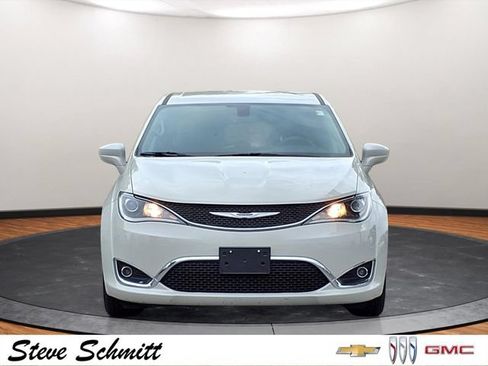 Used 2020 Chrysler Pacifica Touring w/ Tire & Wheel Group FWD image 27