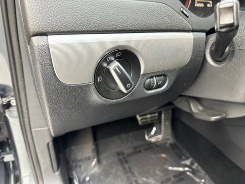 Used 2014 Volkswagen Jetta GLI Autobahn FWD image 46