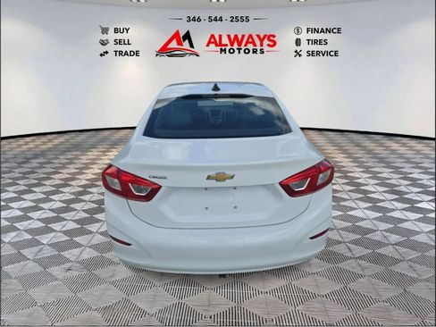 Used 2017 Chevrolet Cruze LS FWD image 11