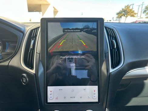 Used 2022 Ford Edge SEL image 13