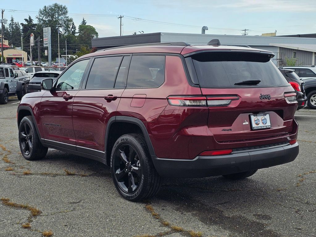Used 2023 Jeep Grand Cherokee L Laredo AWD/4WD image 6