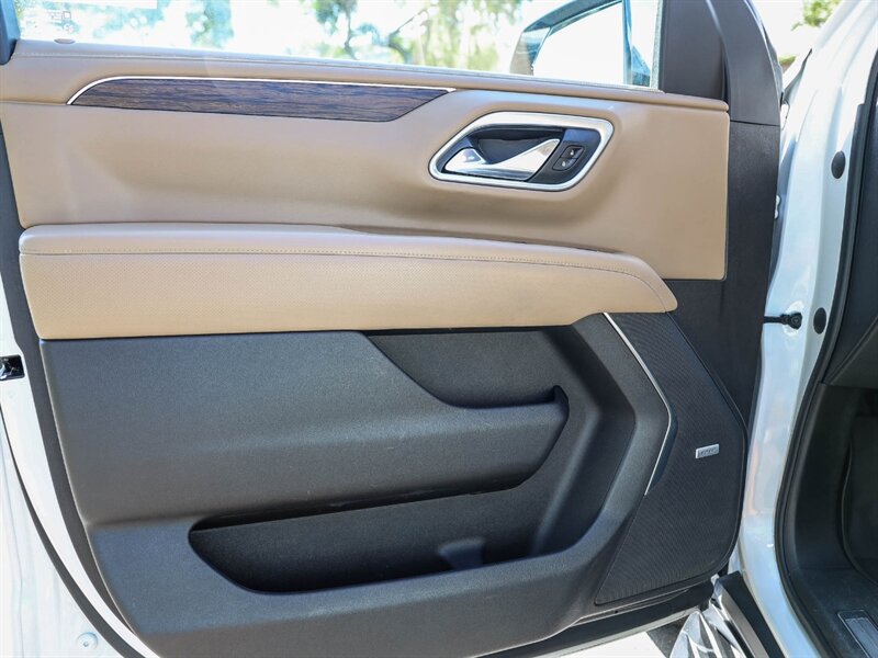 Used 2021 Chevrolet Tahoe Premier w/ Premium Package RWD image 26