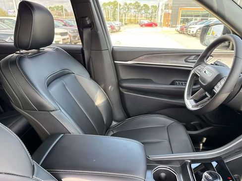 New 2025 Jeep Grand Cherokee L Limited w/ Black Appearance Package RWD image 26