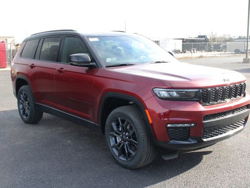 New 2025 Jeep Grand Cherokee L Limited image 32
