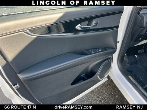 Used 2023 Lincoln Nautilus AWD w/ Premium Package image 10