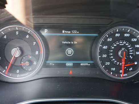 Used 2021 Genesis G70 2.0T RWD image 30