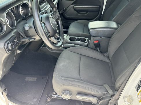 Used 2023 Jeep Wrangler Unlimited Sport AWD/4WD image 9
