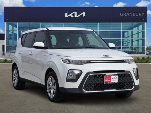 Used 2021 Kia Soul LX image 3