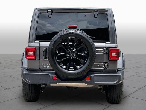 Used 2025 Jeep Wrangler Unlimited Sahara w/ Safety Group AWD/4WD image 5