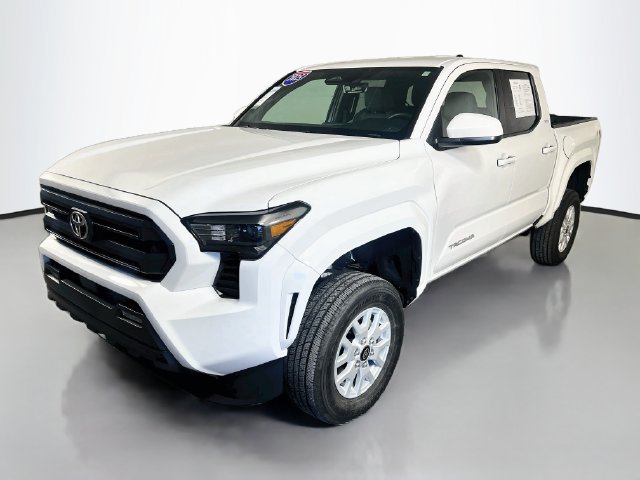 Used 2025 Toyota Tacoma SR5 AWD/4WD image 4