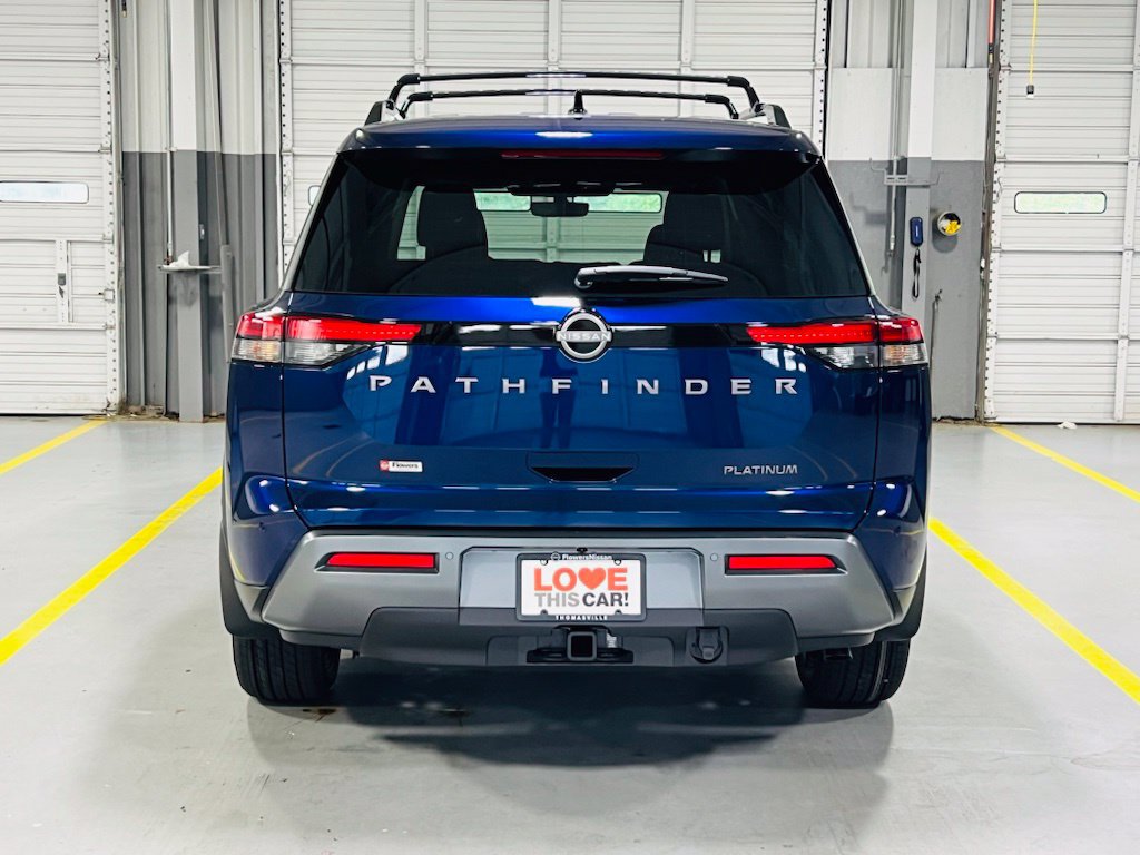 New 2026 Nissan Pathfinder Platinum FWD image 18