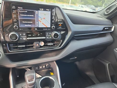 Used 2021 Toyota Highlander XSE FWD image 14