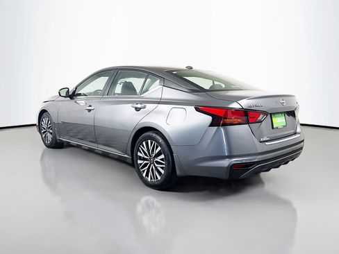 Used 2023 Nissan Altima 2.5 SV FWD image 7