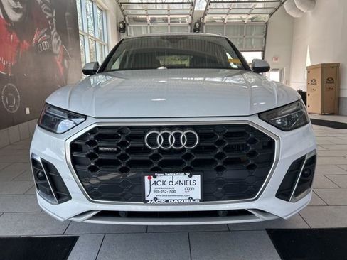 Used 2023 Audi Q5 2.0T Premium w/ Convenience Package image 7