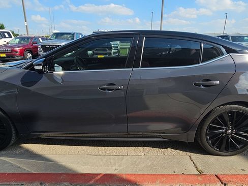 Used 2021 Nissan Maxima Platinum w/ 40th Anniversary Package FWD image 3