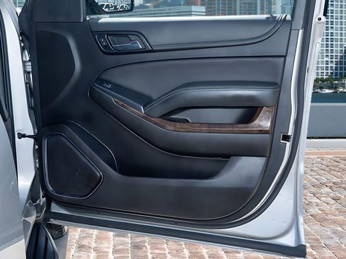 Used 2018 Chevrolet Tahoe LS RWD image 13
