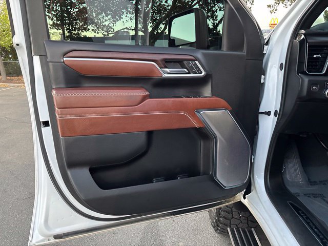 Used 2024 GMC Sierra 2500 Denali Ultimate AWD/4WD image 16
