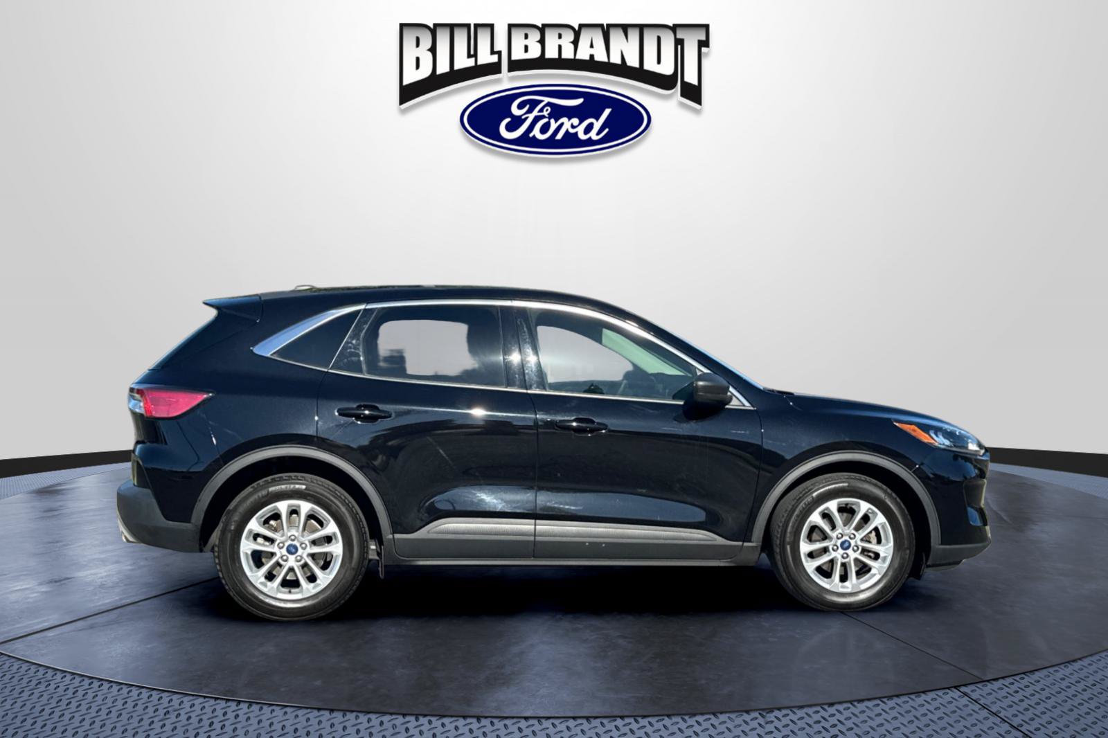 Certified 2022 Ford Escape SE FWD image 2