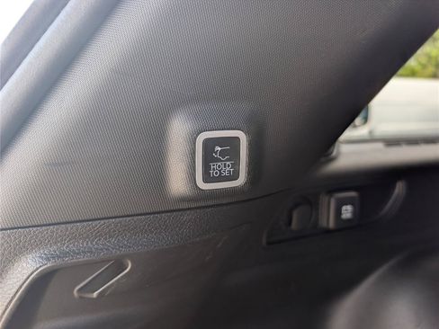 Used 2023 Jeep Grand Cherokee Altitude AWD/4WD image 13
