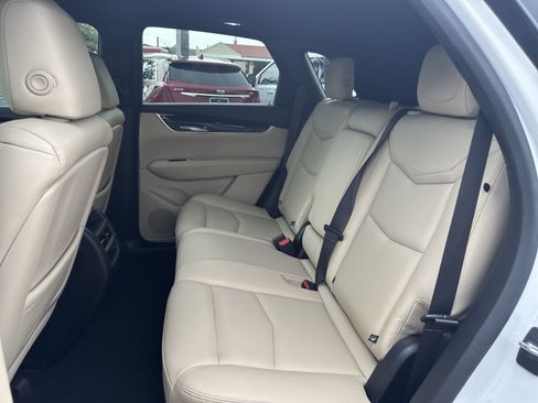 Used 2018 Cadillac XT5 Premium Luxury FWD image 19