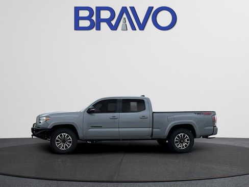 Used 2021 Toyota Tacoma TRD Sport w/ Technology Package AWD/4WD image 10