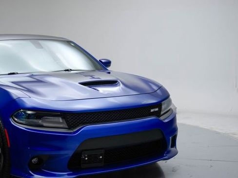 Used 2018 Dodge Charger R/T RWD image 10
