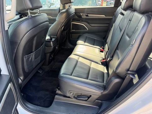 Certified 2024 Kia Telluride LX FWD image 10