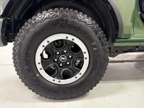 Used 2023 Ford Bronco Big Bend w/ Sasquatch Package AWD/4WD image 18