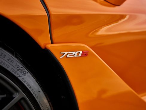 Used 2018 McLaren 720S Performance image 12