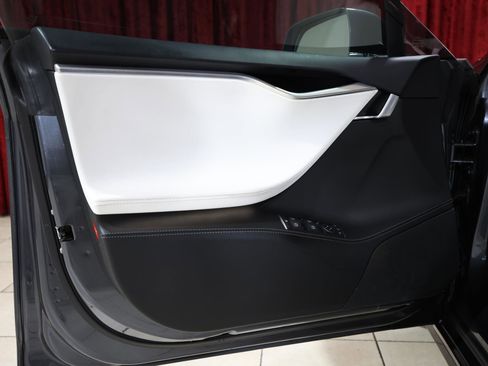 Used 2017 Tesla Model S 75 image 10