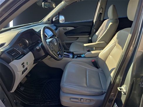 Used 2017 Honda Ridgeline RTL-E image 9